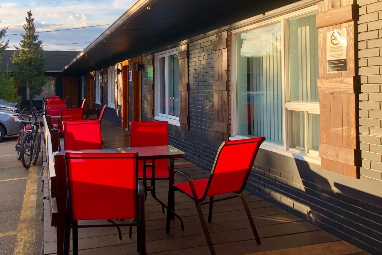 Aux Portes du Soleil Baie-Saint-Paul Exterior foto